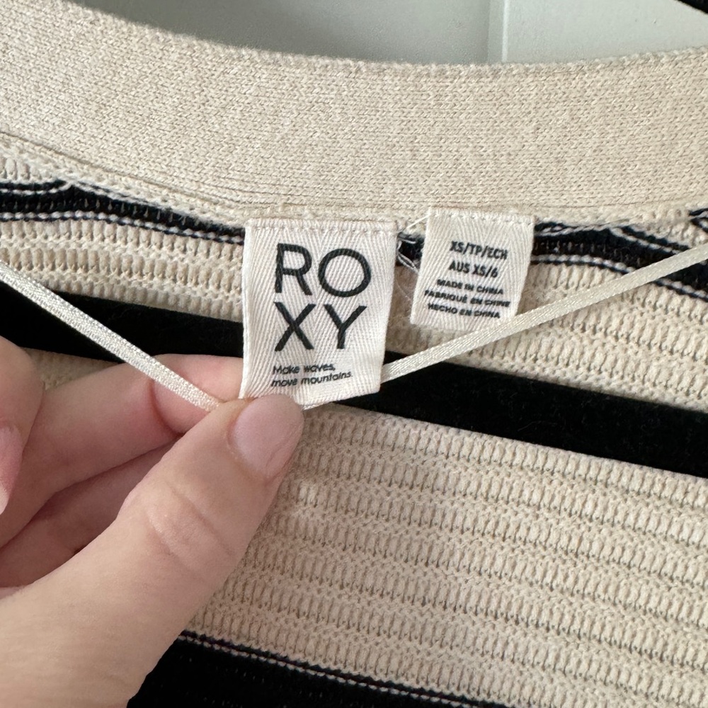 Roxy Cardigan - Picture 3 of 3